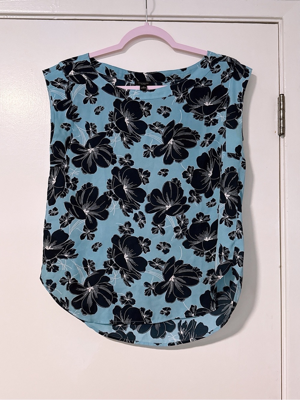 Ann Taylor Blue Floral Sleeveless Shell with Black Print